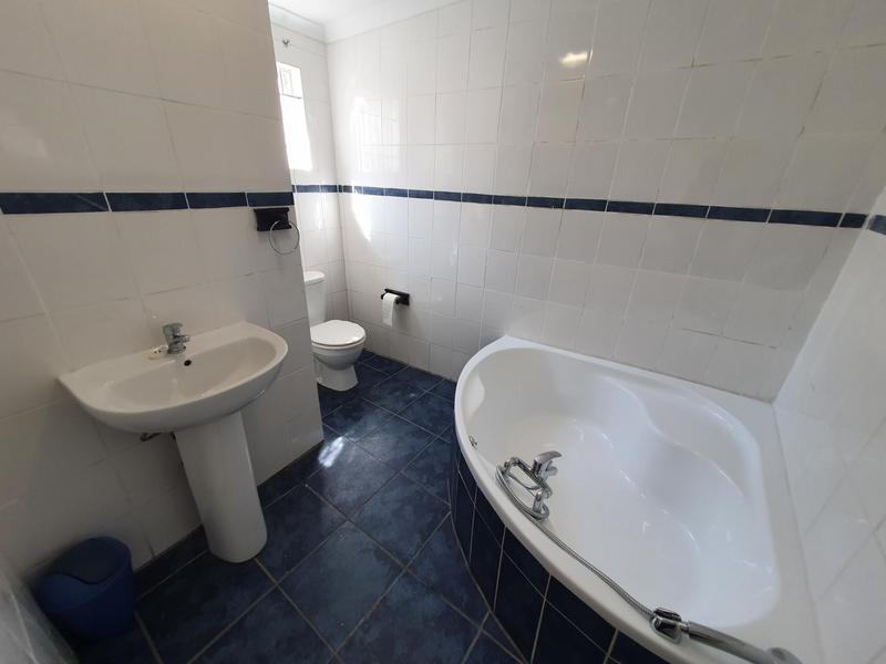 To Let 2 Bedroom Property for Rent in Walmer Estate Western Cape